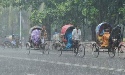 বৃষ্টির দেখা পেল রাজধানীবাসী
