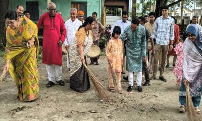 কুড়িগ্রামে ডেঙ্গু প্রতিরোধে জেলা প্রশাসকের পরিচ্ছন্নতা অভিযান