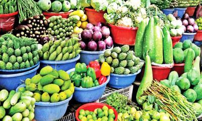 সরবরাহ কমায় বাড়তে শুরু করেছে শীতকালীন সবজির দাম