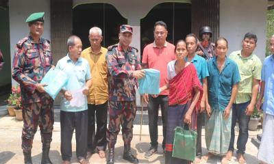 বাঘাইছড়িতে বিজু উৎসব উপলক্ষে মারিশ্যা জোন বিজিবি’র উপহার সামগ্রী বিতরণ