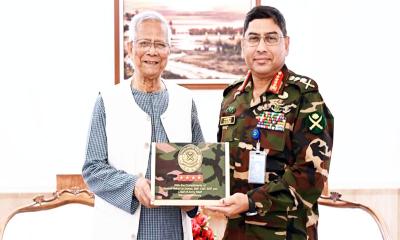 বিদায়ী শ্রদ্ধা ও কৃতজ্ঞতা: প্রধান উপদেষ্টার সঙ্গে সেনাপ্রধানের বিশেষ সাক্ষাৎ