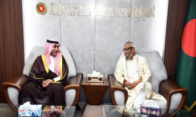 সৌদি রাষ্ট্রদূতের সাথে মন্ত্রী আরিফুল হক চৌধুরীর সৌজন্য সাক্ষাৎ