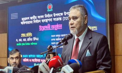 আইনের প্রতি শ্রদ্ধাশীল থেকে নিরপেক্ষভাবে দায়িত্ব পালনের নির্দেশ সিইসি’র