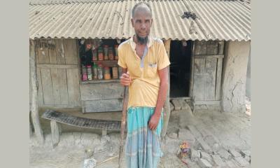 বাঘের সাথে লড়ে বেঁচে ফেরা তালেবের আজও ঘুচলো না অভাব