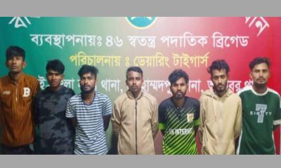 মোহাম্মদপুরে অপরাধ দমনে সেনা অভিযানে গ্রেপ্তার ৭