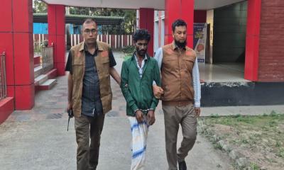 রাজবাড়ীতে বিদেশি পিস্তল-গুলিসহ অস্ত্র ব্যবসায়ী আটক