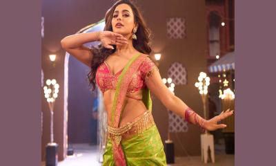 ঈদে দর্শক মাতাবে নুসরাত ফারিয়ার ‘লোকে বলে’