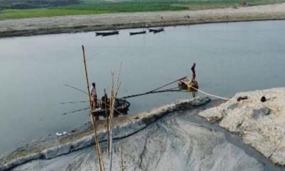 তিস্তার তীরে অবৈধ বালু উত্তোলন, হুমকিতে ফসলি জমি