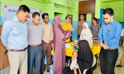 হাকিমপুরে হাম-রুবেলার টিকাদান কর্মসূচির উদ্বোধন