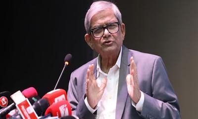 ভূগর্ভস্থ পানির ব্যবহার কমিয়ে বৃষ্টির পানি কাজে লাগাতে হবে