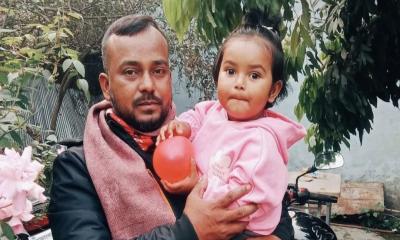 বজ্রপাতে প্রাণ গেল বাবার, কোল থেকে ছিটকে প্রাণে বাঁচল মেয়ে