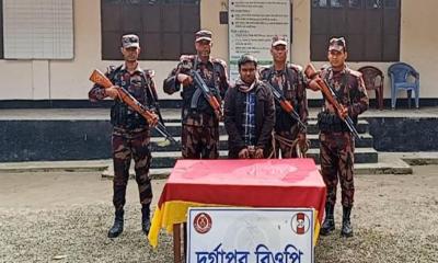 আদিতমারী সীমান্তে ভারতীয় নাগরিক আটক
