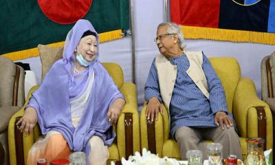 সেনাকুঞ্জে খালেদা জিয়া, প্রধান উপদেষ্টার সঙ্গে একান্ত আলাপ