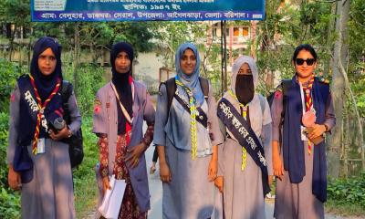 পায়ে হেঁটে ১৫০ কিলোমিটার পরিভ্রমণে গোপালগঞ্জের ৪ গার্ল-ইন-রোভার এখন বরগুনায়