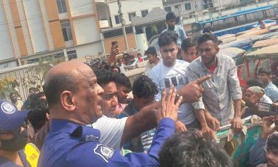 সাভারে ব্যাটারিচালিত রিকশা চালকদের মহাসড়ক অবরোধ
