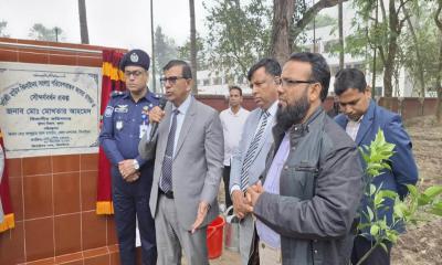 পেশীশক্তি দিয়ে নির্বাচন বিঘ্নিত করা যাবে না: বিভাগীয় কমিশনার