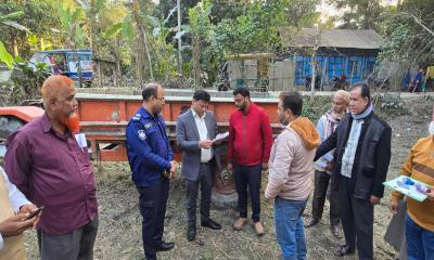 ফরিদগঞ্জে কৃষিজমি থেকে মাটি কাটায় ১ লাখ টাকা জরিমানা, দুটি ট্রাক্টর জব্দ