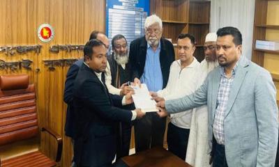 সুনামগঞ্জ-২ আসনে ধানের শীষের প্রার্থী নাছির চৌধুরীর মনোনয়নপত্র জমা