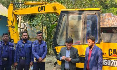 ফসলি জমির মাটি কাটায় ফরিদগঞ্জে ৫০ হাজার টাকা জরিমানা