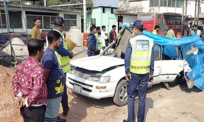 নরসিংদীর শিবপুরে প্রাইভেটকারে ভয়াবহ বিস্ফোরণ