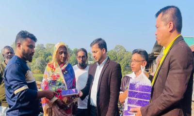 পাবলিক হেলথ এলাকায় অগ্নিকাণ্ডে ক্ষতিগ্রস্তদের খোঁজ নিলেন হাবীব আজম