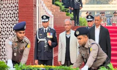 রাজারবাগে শহীদ পুলিশ সদস্যদের প্রতি স্বরাষ্ট্র উপদেষ্টা ও আইজিপির শ্রদ্ধা