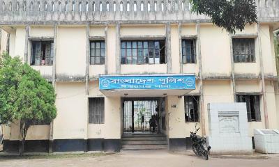 লকডাউন কর্মসূচি ঘিরে ঈশ্বরগঞ্জে পুলিশের অভিযান, আটক ৫