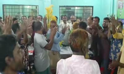 ফজলুর রহমানকে মনোনয়ন দেয়ায় কিশোরগঞ্জ-৪ আসনে আনন্দ মিছিল ও মিষ্টি বিতরণ