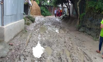 দীর্ঘদিন অবহেলায় ভাঙ্গুড়ার কাঁচা সড়ক, ৩০ হাজার মানুষের দুর্ভোগ