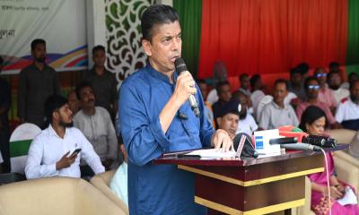 তরুণদের হাতে মাদক নয়, স্বপ্নের পতাকা দেখতে চাই