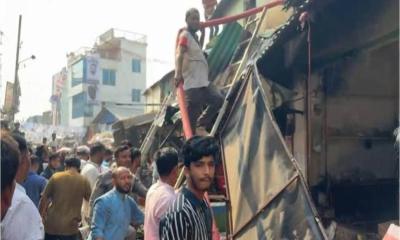  কালিয়াকৈরে সফিপুর বাজারে ভয়াবহ আগুন