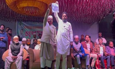 প্রশাসনের ভাইয়েরা সবার সাথে সমান আচরণ করুন: আখতার হোসেন