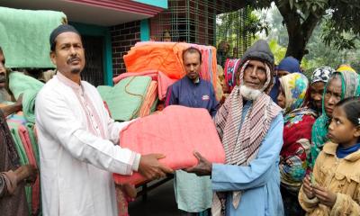 কুড়িগ্রামে শীতার্ত দুই শতাধিক কম্বল বিতরণ