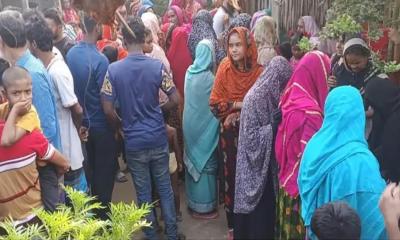 কুষ্টিয়ায় বাড়ির বারান্দায় ভ্যানচালক খুন
