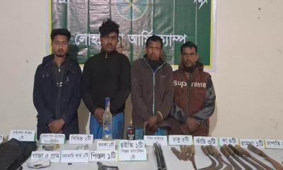 যৌথ অভিযানে লোহাগড়ায় আগ্নেয়াস্ত্র-গুলি-অস্ত্রসহ গ্রেপ্তার ৪