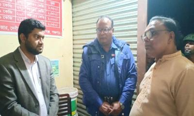 দেবীগঞ্জে যৌথবাহিনীর অভিযানে ২ হাজার বস্তা সার জব্দ