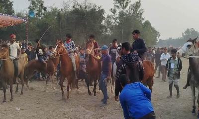 মধুপুরে গ্রাম বাংলার ঐতিহ্যবাহী ঘোড়দৌড় প্রতিযোগিতা অনুষ্ঠিত