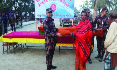 মহেশপুর বিজিবির মানবিকতা ও মাদকবিরোধী অভিযান একসঙ্গে প্রশংসিত