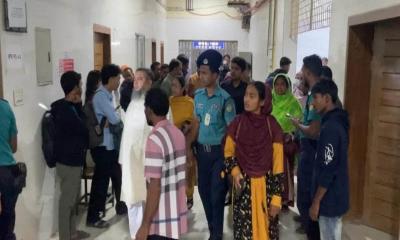 রাজশাহীতে বিচারকের বাসায় ঢুকে ছেলেকে কুপিয়ে হত্যা