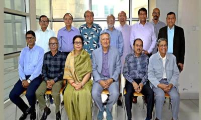 সম্পাদক পরিষদের সভাপতি নূরুল কবীর, সম্পাদক হানিফ মাহমুদ