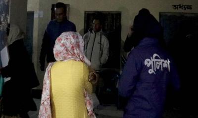 পঞ্চগড়ে প্রাথমিক শিক্ষক নিয়োগ পরীক্ষায় ইলেকট্রনিক ডিভাইসসহ পরীক্ষার্থী গ্রেপ্তার