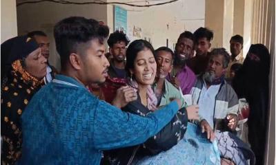 মাজার জিয়ারতে যাওয়ার পথে পিকআপ উল্টে নিহত ২, আহত ১০