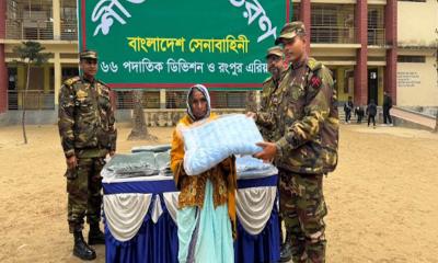 বোদায় অসহায় মানুষের মাঝে সেনাবাহিনীর শীতবস্ত্র বিতরণ