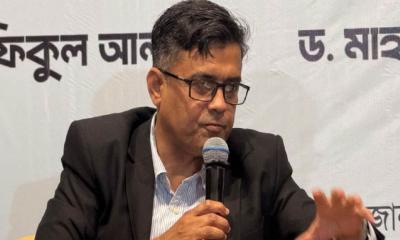 আখতার হোসেনকে ডিম নিক্ষেপ অনাকাঙ্খিত