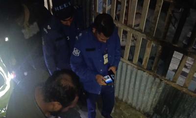দুমকিতে ভোটকেন্দ্রে দুর্বৃত্তদের আগুন, দায়িত্বে গাফিলতির অভিযোগ