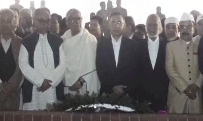 জাতীয় স্মৃতিসৌধে বীর শহিদদের স্মরণে তারেক রহমানের শ্রদ্ধা নিবেদন