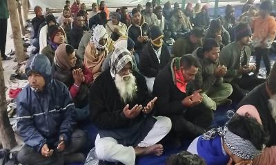 টুঙ্গিপাড়ায় বেগম খালেদা জিয়ার রুহের মাগফিরাত কামনায় বিশেষ দোয়া ও মোনাজাত