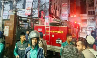 রাজধানীতে উদীচী কার্যালয়ে হামলা ও অগ্নিসংযোগ