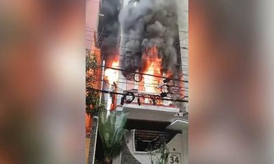উত্তরায় সাতসকালে আবাসিক ভবনে আগুনে পুড়ে শিশুসহ নিহত ৬