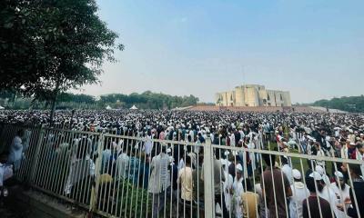 জনসমুদ্রে শহীদ ওসমান হাদির জানাজা অনুষ্ঠিত